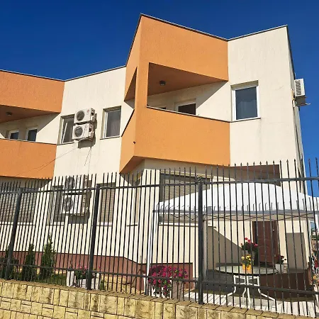 Вилла Vila Ambiental Frontal La Mare Нэводари